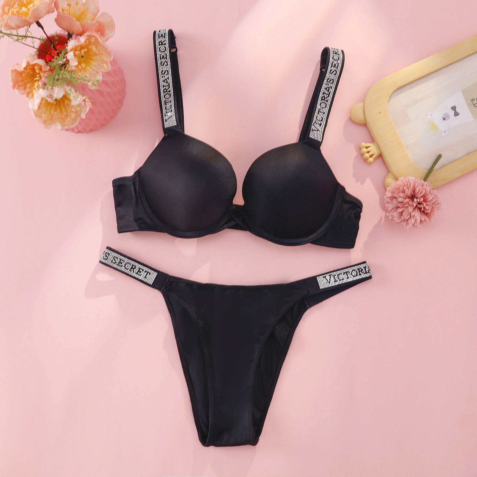 Conjunto de sujetador push-up  - Beauty Makeup Louis Vuitton reseña y precio